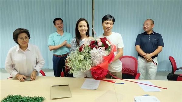 金立手機(jī)正式進(jìn)入泰國(guó)：清新脫俗女神代言