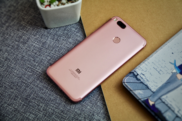主攻線下零售市場 小米5X正式發(fā)布售價(jià)1499元