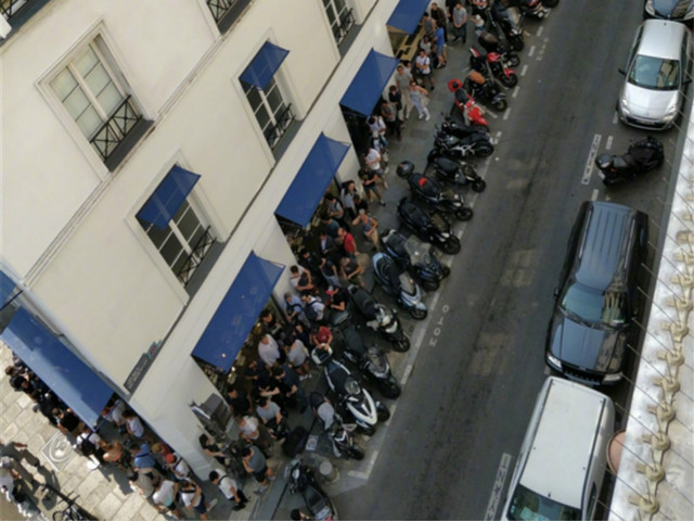 外國人來中國代購小米 中國手機開始被世界追捧