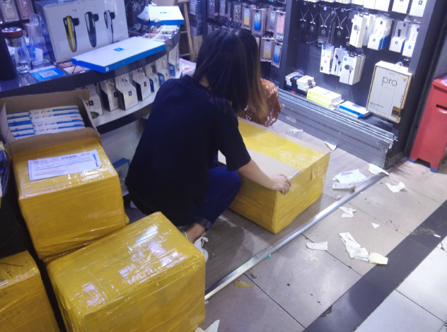 說華強(qiáng)北“已死” 是因?yàn)樾牟辉谏钲? width=