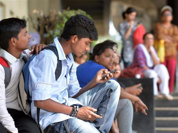 印度警告中國手機:有黑客行為