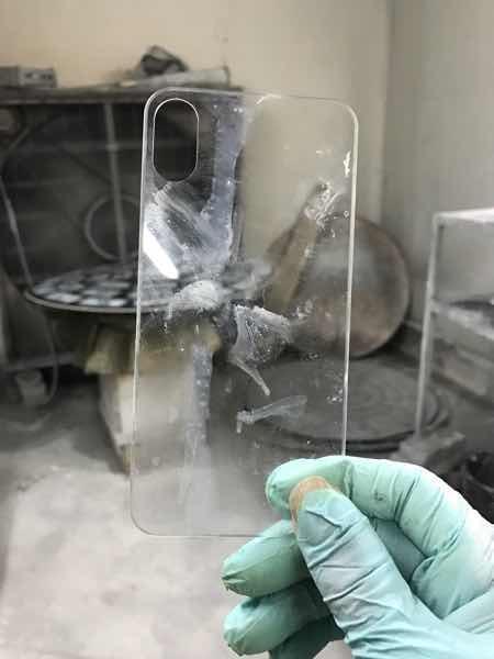 顯示行業(yè)最大驚喜，iPhone8 顯示模組爆光