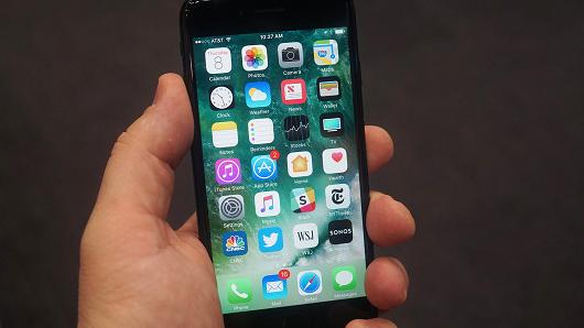 IDC:iPhone 8將推動明年蘋果手機(jī)出貨量增長9.1%