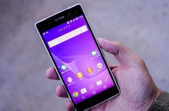 索尼手機也爆炸了：機主被燒慘