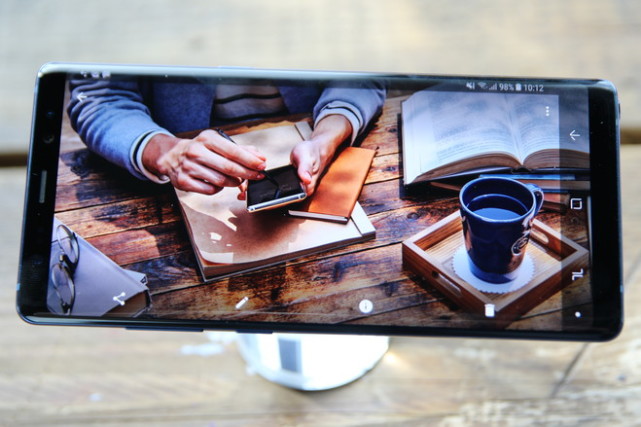 250億美元市場:三星今年靠OLED手機(jī)屏大賺