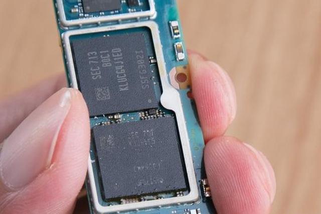 “內(nèi)存條”掀起手機(jī)漲價(jià)潮 三星美光成最大贏家