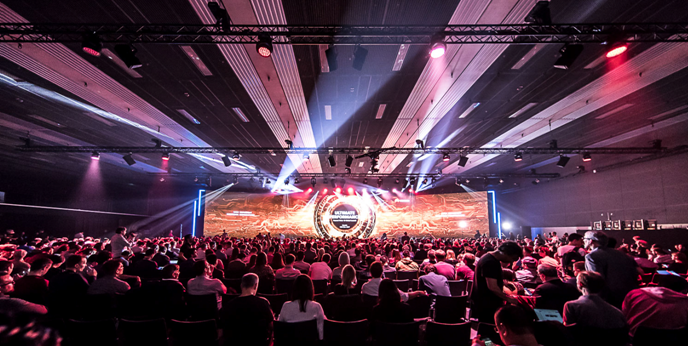 華為與蘋果帶來真正的變革 手機迎來“智慧時代”