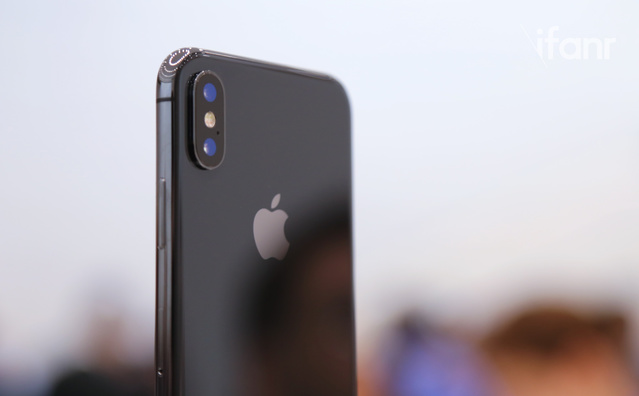 蘋(píng)果準(zhǔn)備的 300 萬(wàn)臺(tái) iPhone X，可能一天就被搶光了
