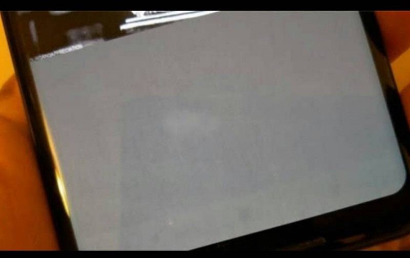 谷歌Pixel 2XL攤上事了：泛藍(lán)、燒屏加黑斑