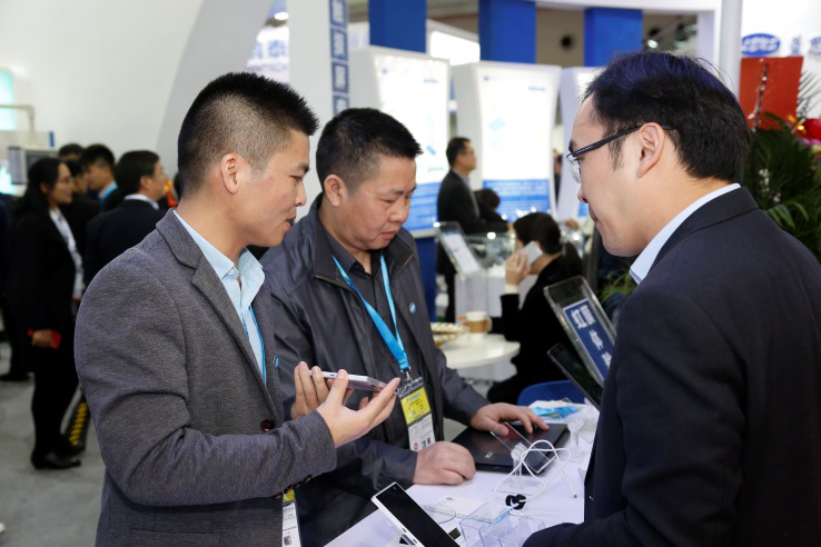 覆蓋觸顯全產業(yè)鏈，智能觸控行業(yè)在行動！