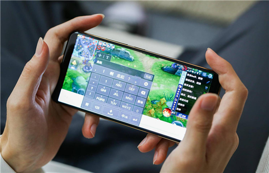 X20王者榮耀周年慶限量版這設(shè)計(jì)亮眼，堪稱鬼斧神工！