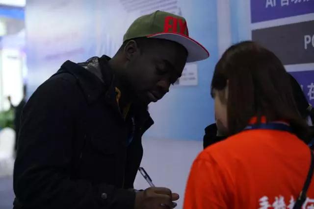 2017重慶國際手機展:外商考察團參展 深入了解中國手機產(chǎn)業(yè)