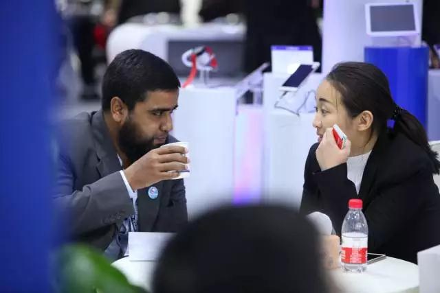 2017重慶國際手機展:外商考察團參展 深入了解中國手機產(chǎn)業(yè)