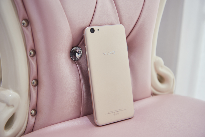 給年輕人“刷臉”新體驗(yàn)！vivo Y66i 強(qiáng)勢登場