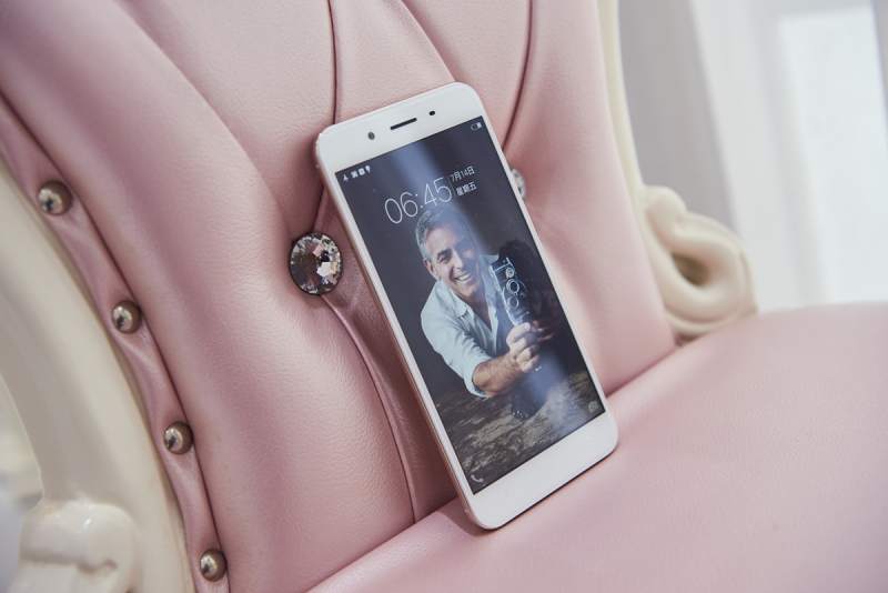 給年輕人“刷臉”新體驗(yàn)！vivo Y66i 強(qiáng)勢登場