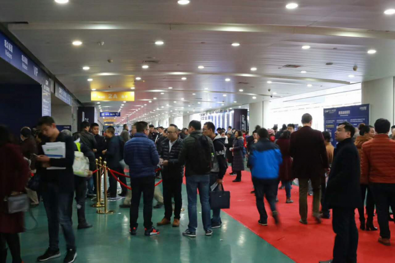 最強手機領(lǐng)袖陣容 沈煒/劉立榮/倪飛等齊亮相“2017重慶國際手機展”