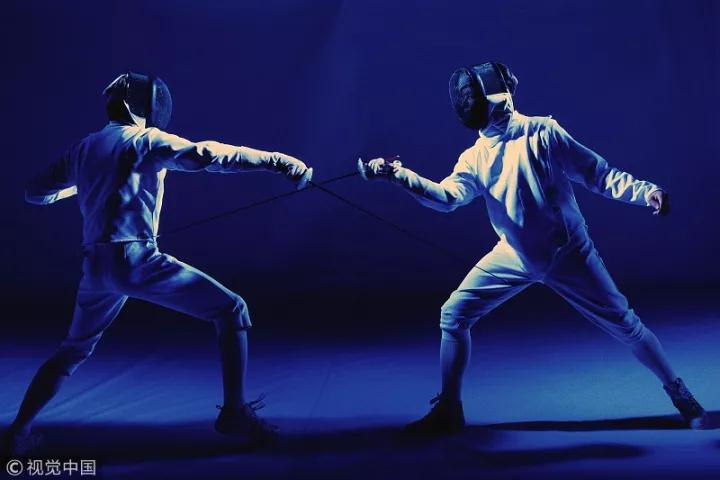 智能手機(jī)下半場迎來淘汰賽：有的拼供應(yīng)鏈，有的打起了 AI 的主意