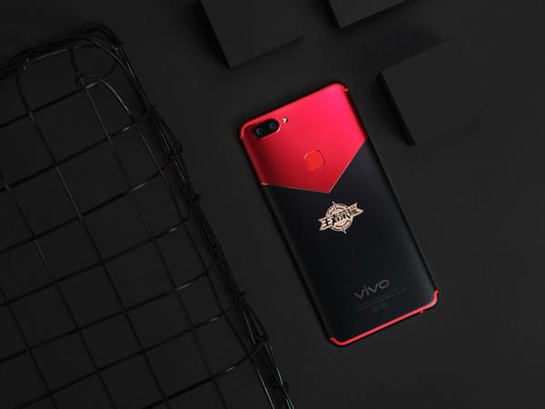 2017年度黑馬！堅果Pro 2讓錘子煥發(fā)生機