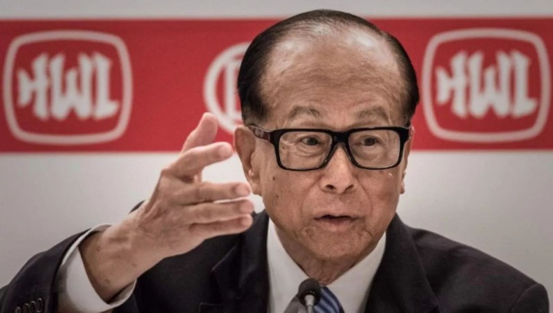 香港“殖民地思維”令李嘉誠慘失2000億，出路何在？