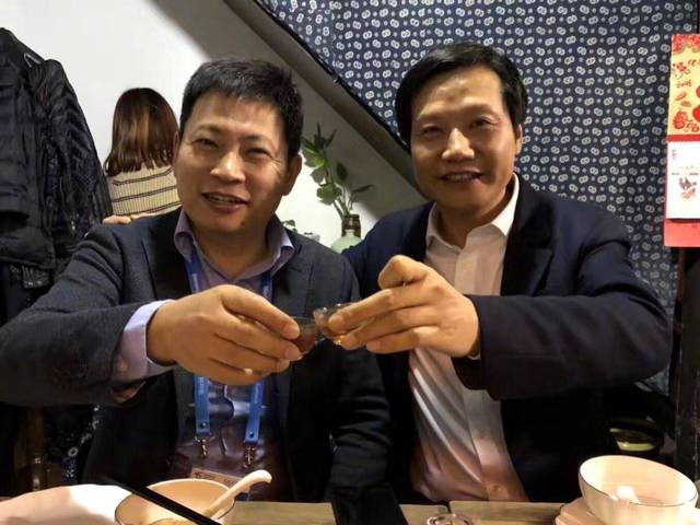 2017 智能手機(jī)市場(chǎng)：一面是海水，一面是火焰