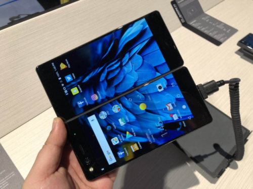 雙屏手機(jī)+5G技術(shù) CES2018中興通訊以創(chuàng)新奪眼球