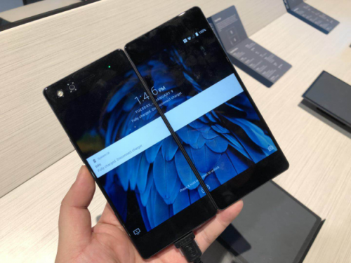 雙屏手機(jī)+5G技術(shù) CES2018中興通訊以創(chuàng)新奪眼球