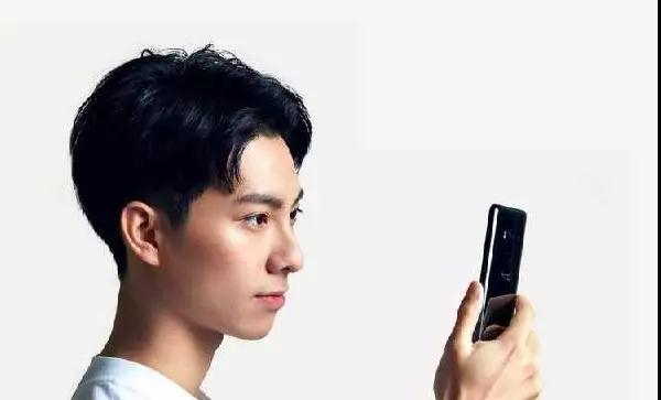 HTC U11 EYEs：屏幕任意位置指紋解鎖之前，后置和人臉的完美結(jié)合