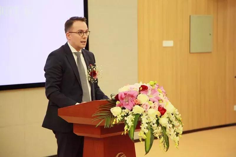 開放合作取得重大成果，水晶光電攜手德國肖特成立合資公司晶特光學(xué)