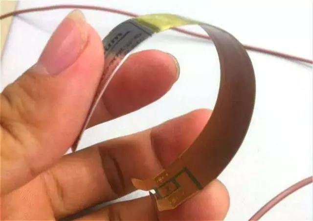 “續(xù)航長、適折疊、抗破壞、耐高溫”柔性電池：全柔性智能時代的黑馬