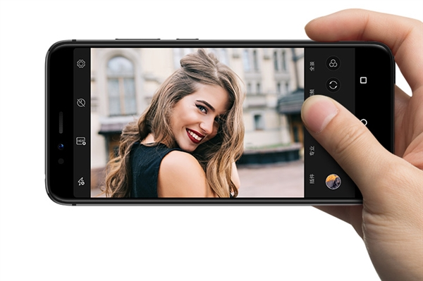 聯(lián)想發(fā)布首款區(qū)塊鏈?zhǔn)謾C(jī)S5