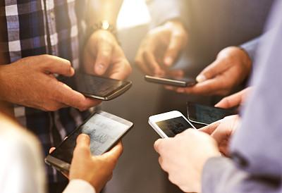 互聯(lián)網(wǎng)公司注意！手機(jī)廠商要聯(lián)合來搶飯碗了