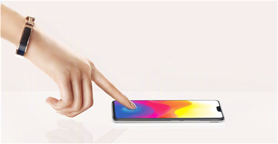 全面屏手機(jī)大潮來臨，為什么說屏幕指紋才是屏幕發(fā)展的終點(diǎn)？