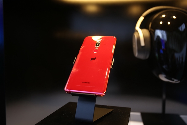 華為可折疊手機(jī)專利曝光:大小屏1秒切換