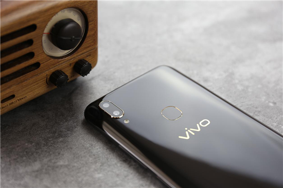 vivo出大招了，1598元的Y85竟有如此劉海工藝