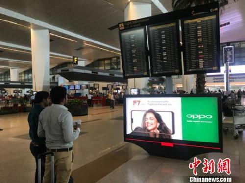 印度人鐘愛中國手機 “橙綠藍紅”各領(lǐng)風(fēng)騷