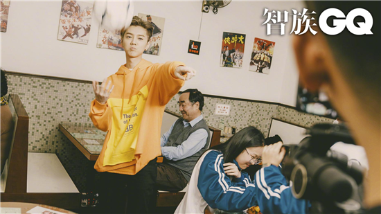 這才叫創(chuàng)意！vivo聯(lián)袂鹿晗、GQ打造的“一個人吃飯”大片搶先看