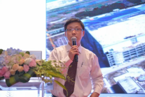 2018中國智能手機行業(yè)企業(yè)家峰會(huì )圓滿(mǎn)落幕 和輝光電作主題演講