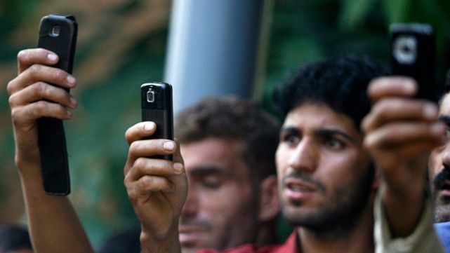 中國廠商壞消息:印度功能手機翻番暴增 智能機疲軟