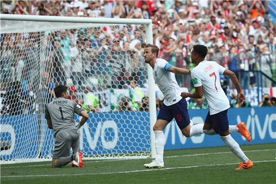 世界杯賽場(chǎng)內(nèi)非凡時(shí)刻頻出，賽場(chǎng)外vivo體驗(yàn)區(qū)獨(dú)占C位