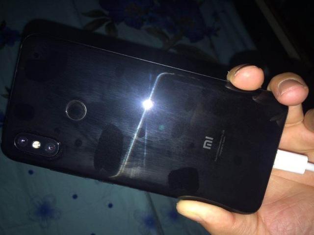 小米8疏油層問題愈演愈烈，網(wǎng)友：感覺上當(dāng)了