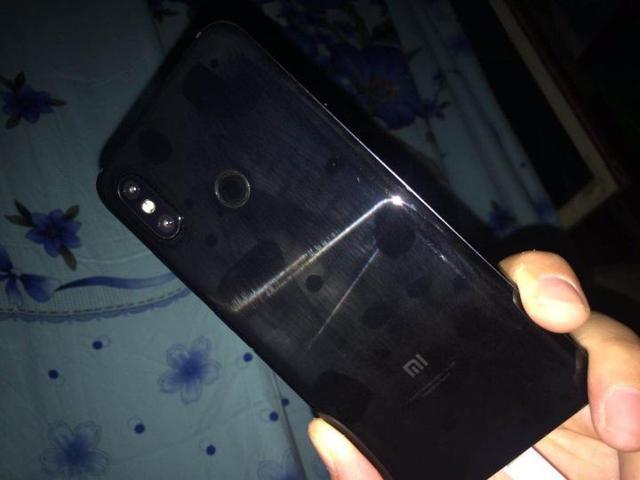 小米8疏油層問題愈演愈烈，網(wǎng)友：感覺上當(dāng)了