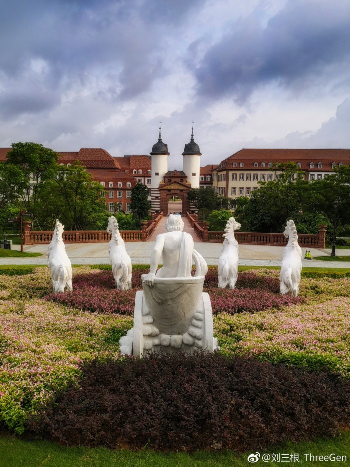 華為東莞基地內(nèi)景曝光：歐洲風(fēng)、坐小火車上班