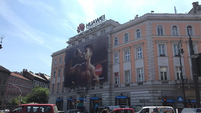 中國智能手機取代蘋果 首奪俄羅斯線上銷售冠軍