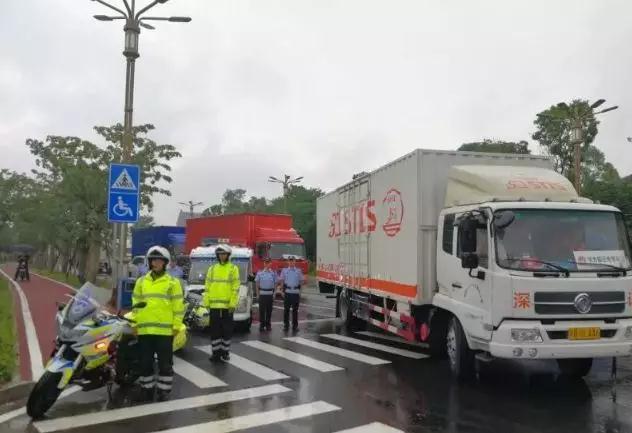 華為5400人搬到東莞：40輛8噸貨車共60車次