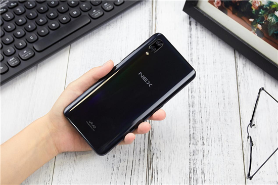 vivo NEX新版本來襲，升級屏幕指紋+8GB大運存