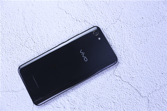 vivo Y81s上手體驗(yàn)，新一代全面屏鑄就高顏值