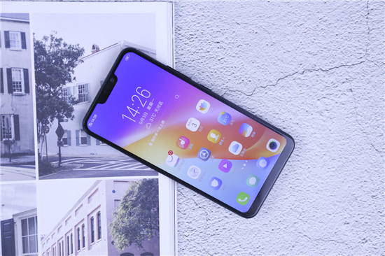 vivo Y81s上手體驗(yàn)，新一代全面屏鑄就高顏值