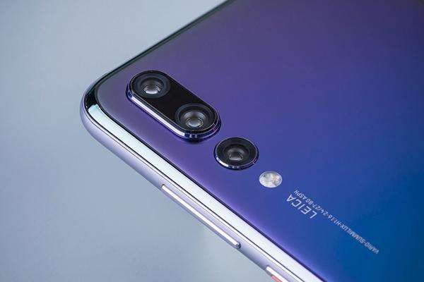 手機大廠搶搭三鏡頭 三攝風(fēng)潮將爆發(fā)？