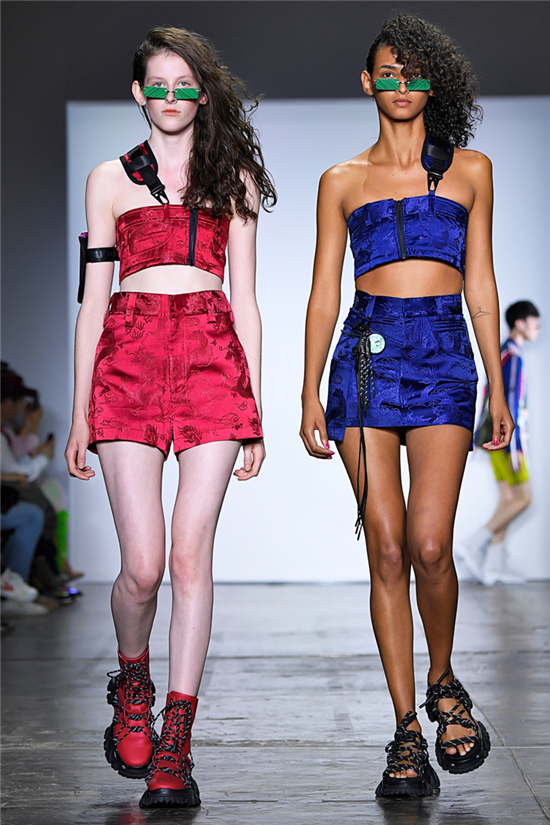 光感美學(xué)亮相紐約，vivo X23登上紐約時(shí)裝周T臺(tái)