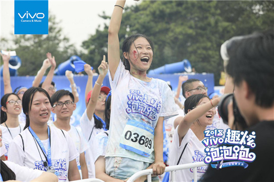 vivo、京東手機及迪信通合作再升級，引發(fā)年輕狂潮